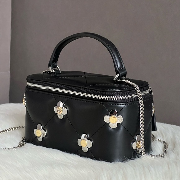 Tory Burch Kira Diamond Quilt Clover Vanity Case - Picture 5 of 12